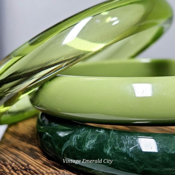 Emerald City Collection Bangles Set /3 Mixed Green Tones Bracelets Boho Acrylic - Picture 8 of 8